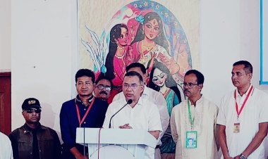 दुर्गा पूजा पर मंदिर पहुंचे बांग्लादेश के पीएम तारिक रहमान, 10 लाख रुपये दान कर दिया बड़ा संदेश