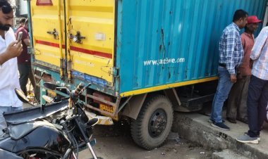 चार वाहनों को टक्कर मार आर्किटेक्ट की दुकान में घुसा ट्रक, ई- रिक्सा चालक समेत तीन घायल