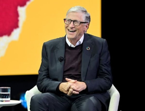 Microsoft AI Job Cuts: बिल गेट्स की चेतावनी के बाद 60 हजार कर्मचारियों को एग्जिट ऑफर, क्या AI छीन रहा नौकरियां?