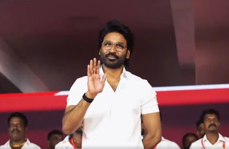 Dhanush भी थलपति विजय की राह पर? फैन क्लब का नाम बदलकर 'वेलफेयर मूवमेंट' करने से तेज हुई राजनीतिक अटकलें