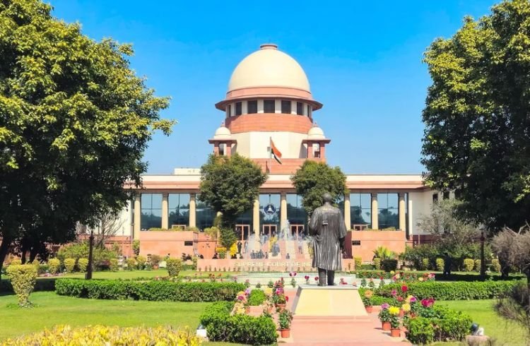 पत्रकारों के हाथ बांध देगा नया डेटा कानून? सुप्रीम कोर्ट पहुंचे 21 बड़े न्यूज पब्लिशर्स, जानें पूरा विवाद