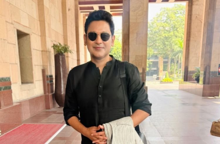 आदिपुरुष फ्लॉप थी, लेकिन..! Manoj Muntashir बोले- 'फिल्म की गलतियों के लिए माफी मांग ली, पर गानों को चुनौती न दें'