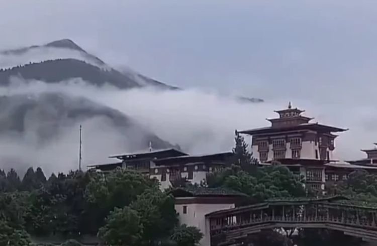 भूटान में ग्लेशियल झील फटने से बाढ़ का खतरा, असम और बंगाल के 6 जिलों में हाई अलर्ट