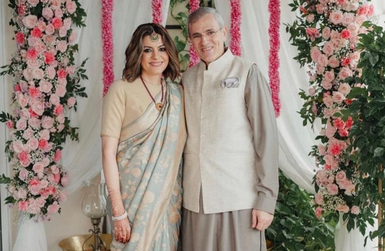 कौन हैं Omar Abdullah की दूसरी पत्नी निधि राजदान? शेयर की शादी की खूबूसरत तस्वीरें